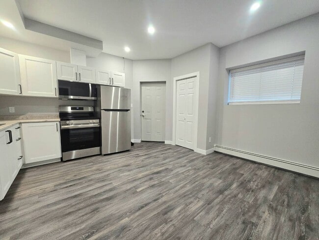 Photo - Unit 8 -337 Grenville Ave