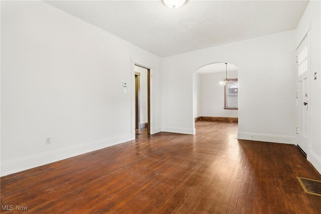 Photo - 12 Bouquet Ave