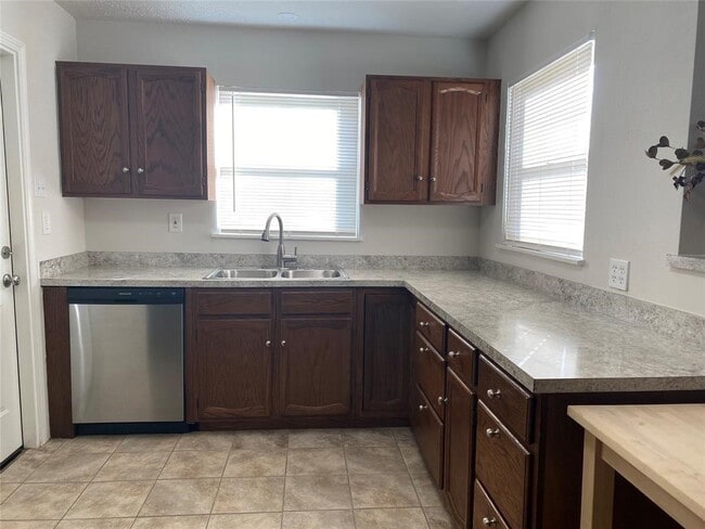 Photo - 1938 Coulcrest Dr