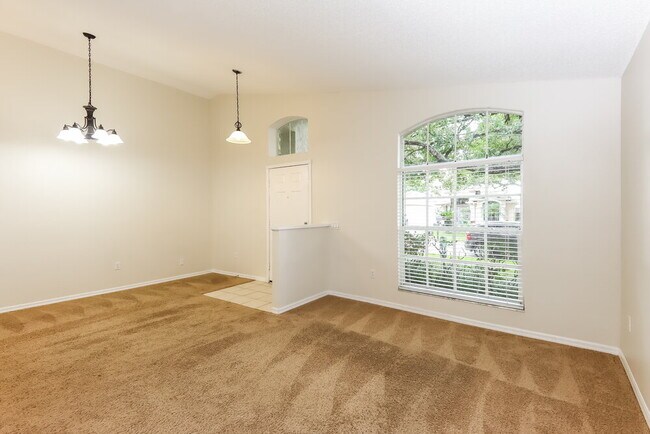 Photo - 402 Sonoma Dr