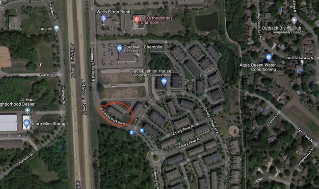 Champlin Town Home, Fireplace, 2 Car Garag... - Champlin Town Home, Fireplace, 2 Car Garag...