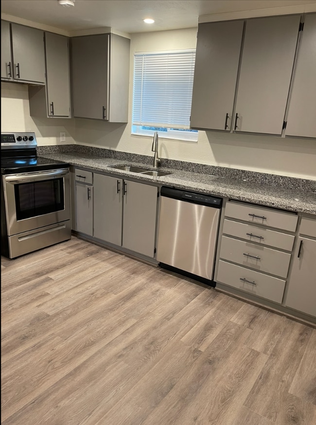 Building Photo - 1592 S 500 E Unit 2
