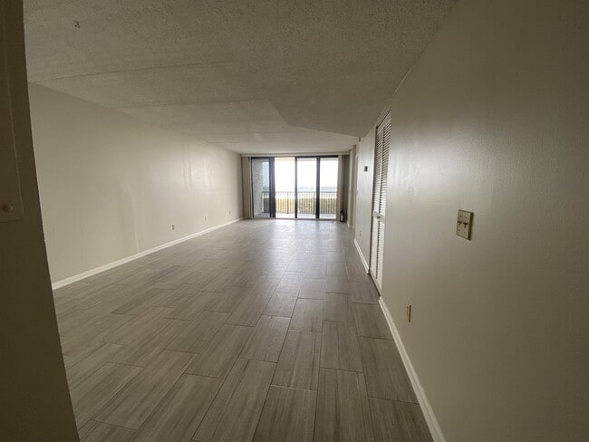 Photo - 275 1st St S