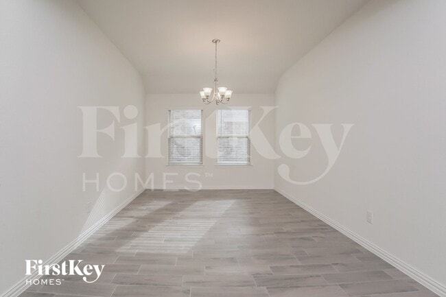 Photo - 815 Silverbell St