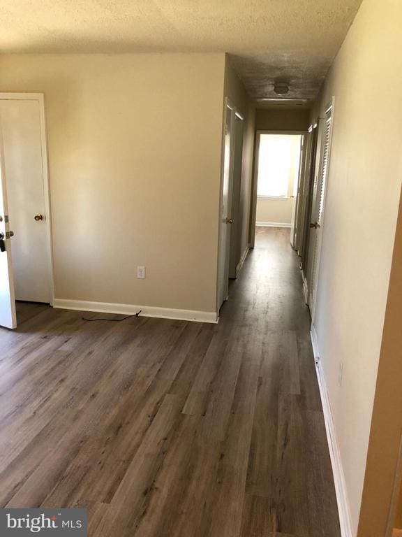 Building Photo - 104 Lark Ln