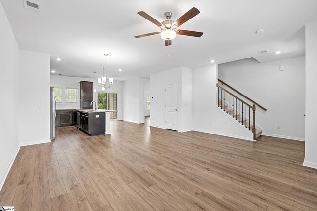 Photo - 520 Barbican Pl