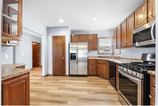 Kitchen - 7292 Playwright Trl House
