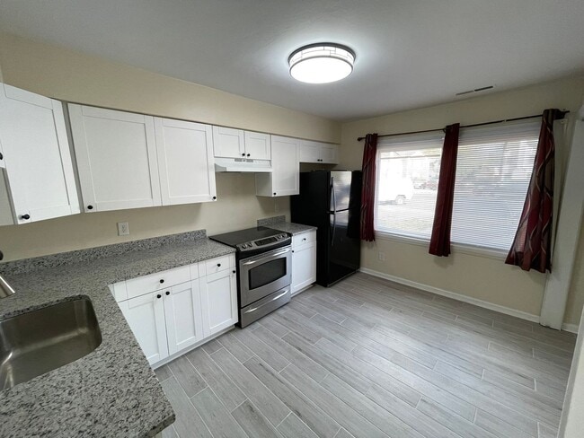 Photo - Updated Virginia Beach Townhouse