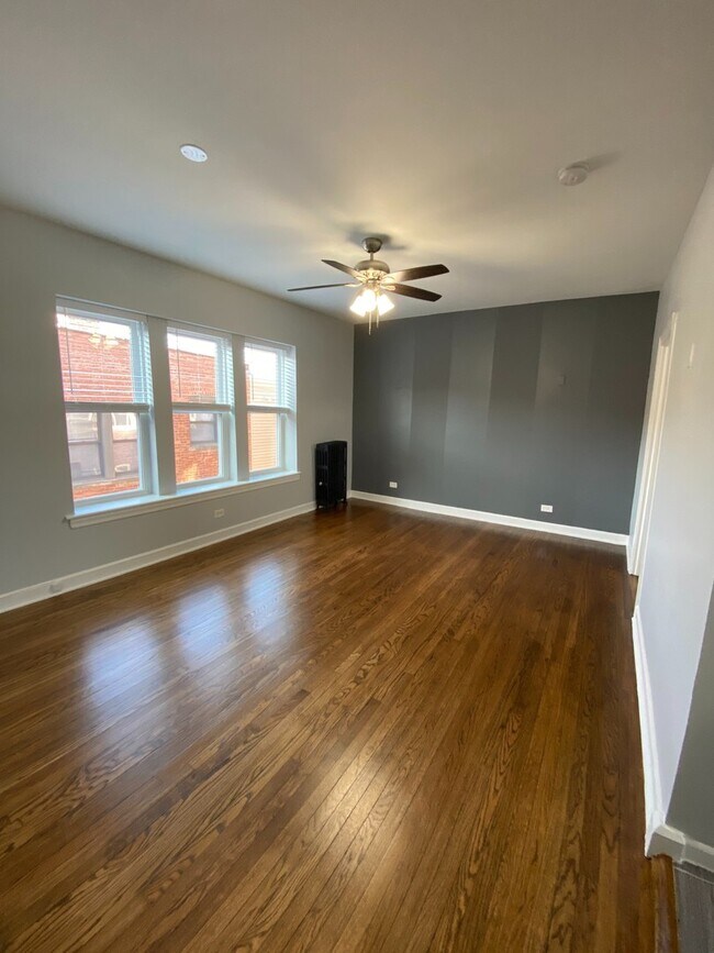 Photo - 1722 W Juneway Terrace Unit 3B