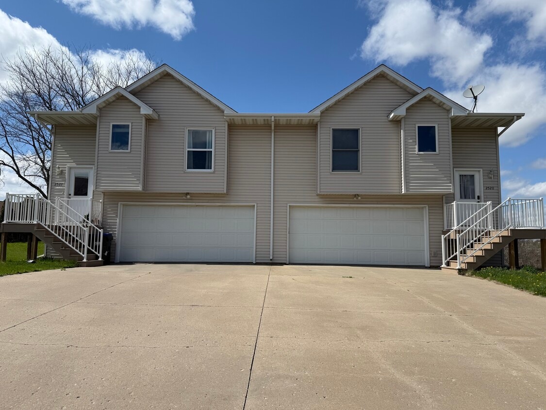Photo - 2522 Walden Rd (Iowa City, IA)