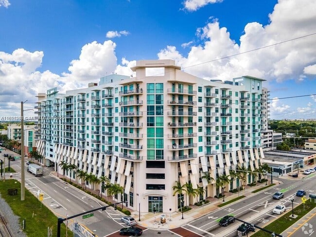 Photo - 140 S Dixie Hwy Unidad 731 Rental