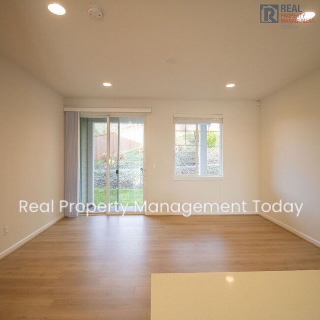 Photo - Beautiful 2 bed & 2.5 bath condo in Kent!!