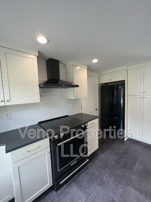 Photo - 130 Thimbleberry Rd