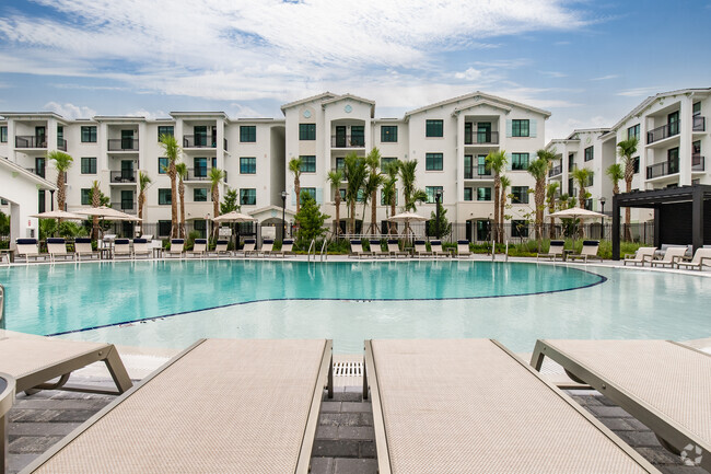 Building Photo - Casero Apartments