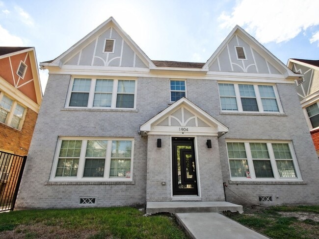 Photo - 1904 Calumet St