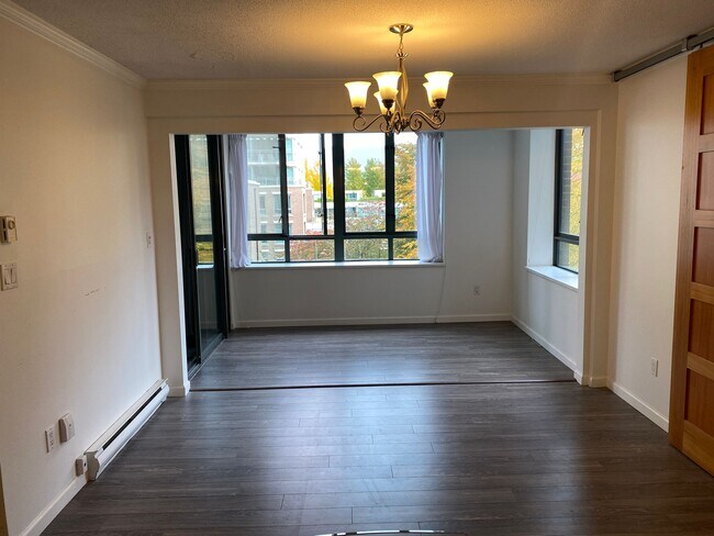 Photo - 1088 Quebec St