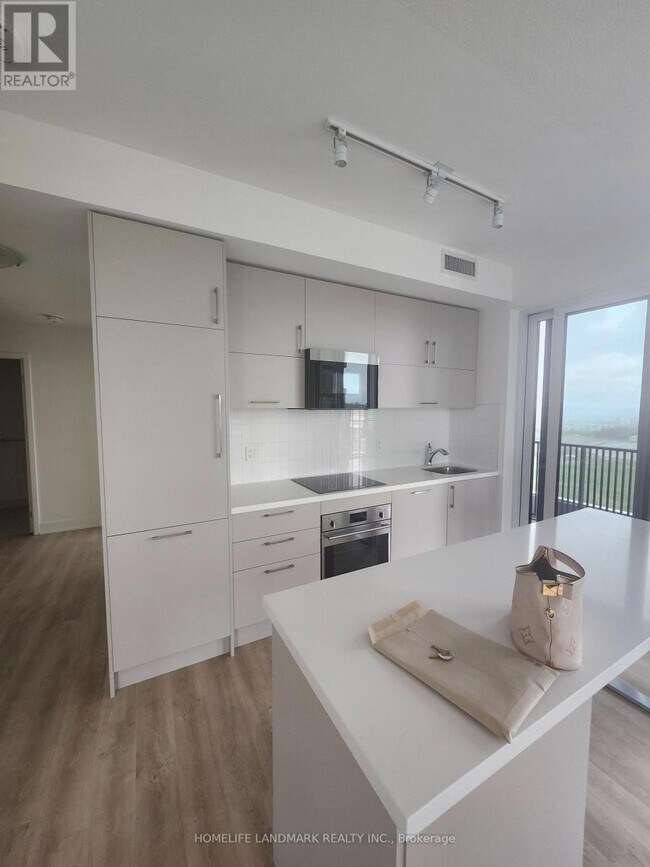 Photo - 56 Andre de Grasse St Unité E1820