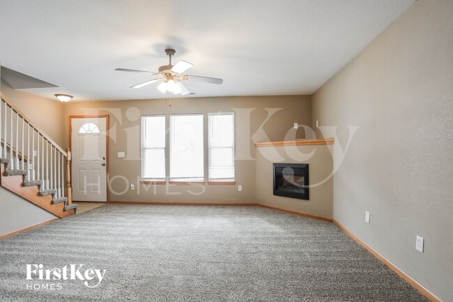 Photo - 316 NE Coldwater Creek Dr