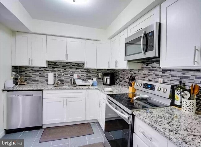 Photo - 3121 Sayre Dr