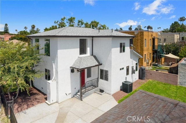 Photo - 1372 Carmona Ave