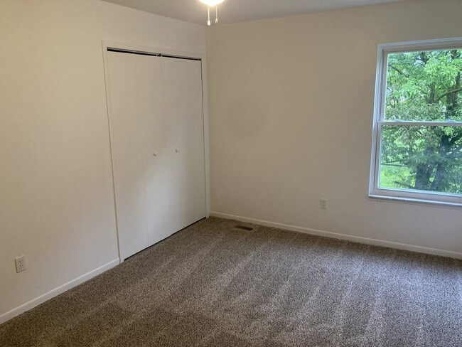 Photo - 11975 Hall Rd