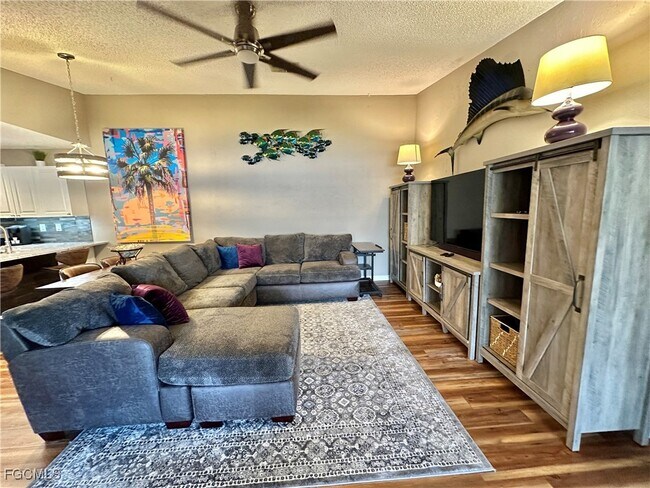 15427 Crystal Lake Dr