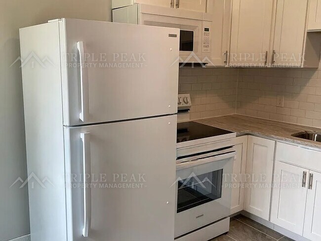 Photo - 297 N Laurel St Unit 1