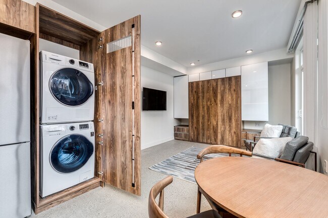 Photo - 1170 Barclay St Unit 102