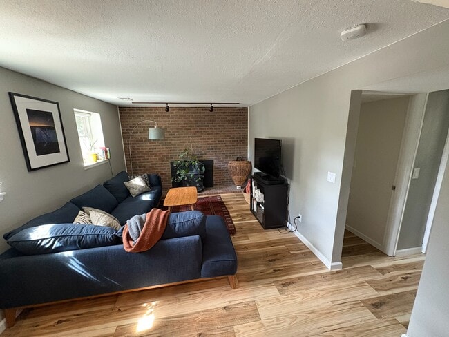 Photo - 221 Summit Cir