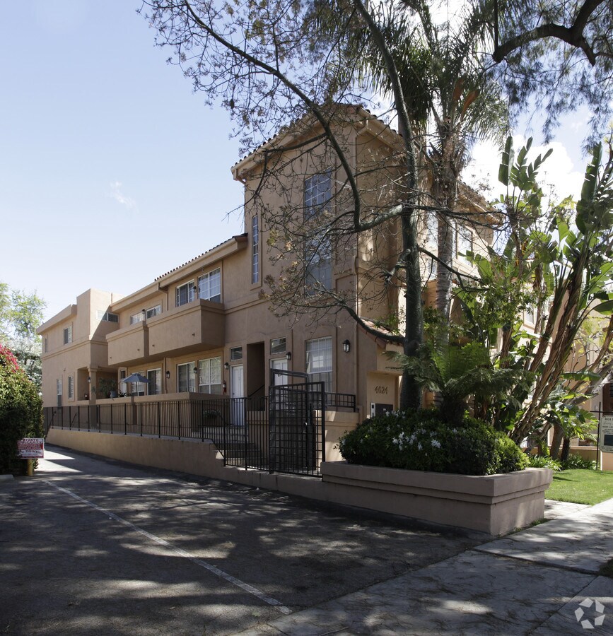 Photo - 4624 Fulton Ave