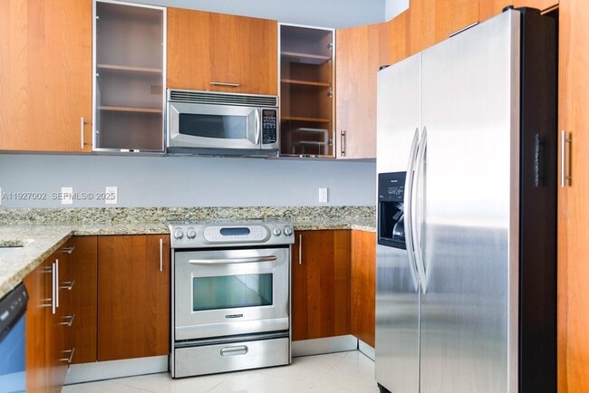 Building Photo - 1945 S Ocean Dr Unit 610