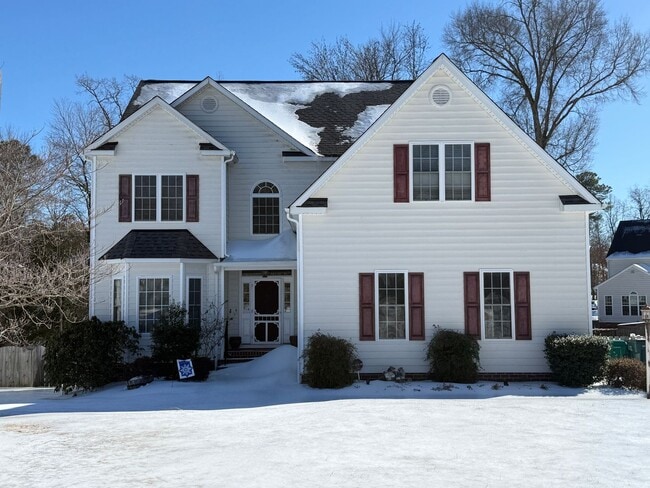 Building Photo - Large 4 Bedroom Home in Glen Allen