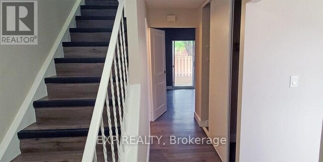 Photo - 33 Berkley Dr