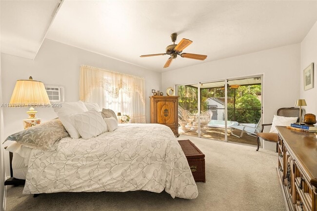 Photo - 430 NE 52nd Terrace