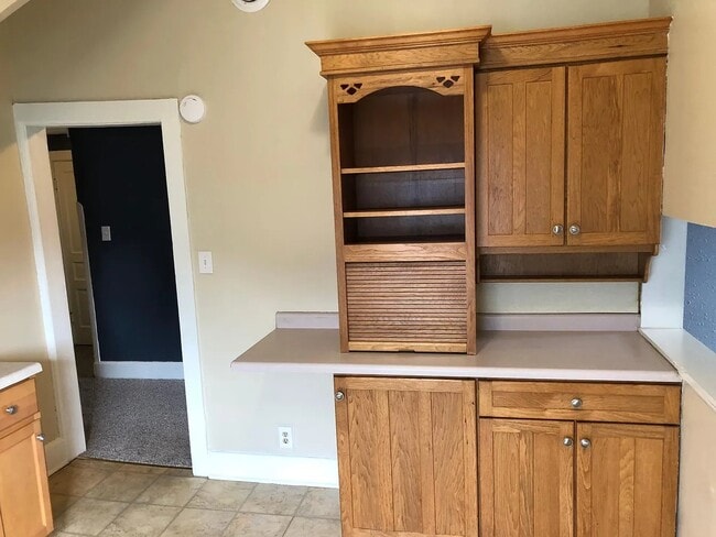 Photo - 1741 N Farwell Ave Unit 3rd floor