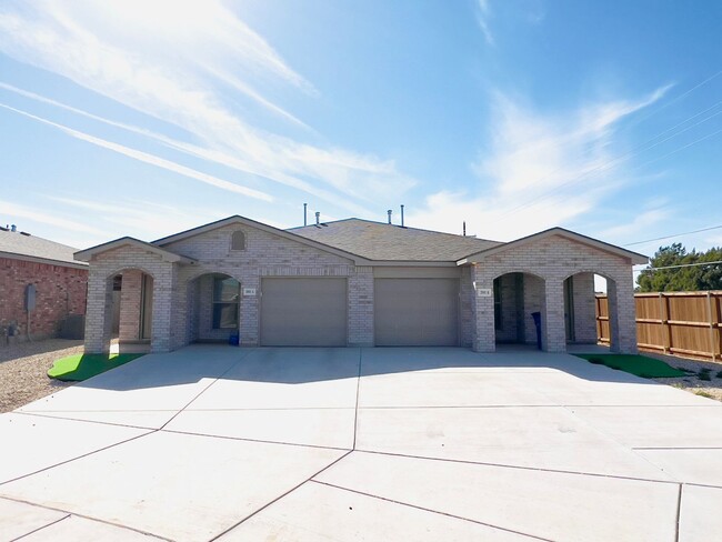 Photo - MOVE-IN SPECIAL: Beautiful 3-Bedroom, 2-Bathroom Duplex in Wolfforth – Frenship ISD!