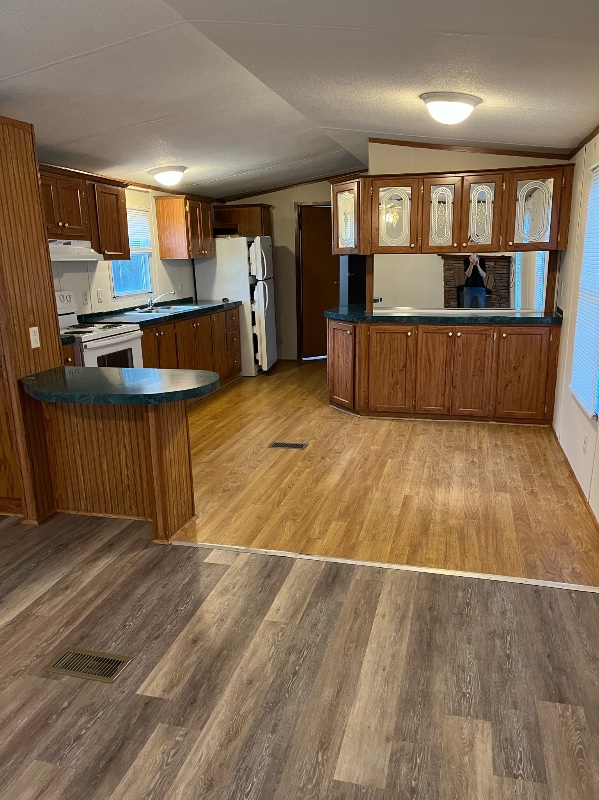 Building Photo - 164 Lynn Dr