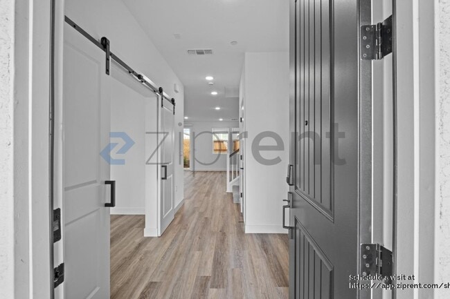 Photo - 365 Gold Coast Rd