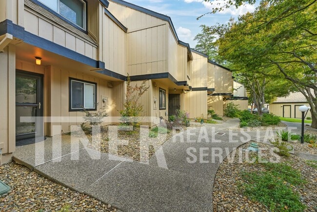 Building Photo - 9118 Madison Green Ln Unit #24