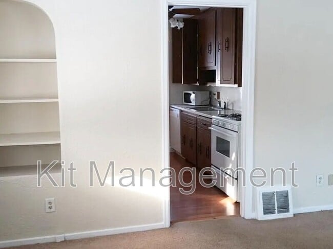 Photo - 34 W Poinsetta Ave