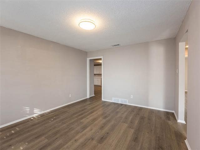 Photo - 1932 Mars Dr