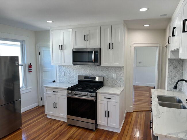 Photo - 262 Revere Beach Pky Unidad 3