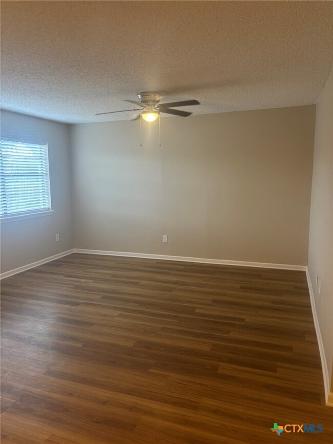 Photo - 104 Milann St