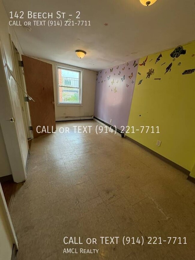 Building Photo - 142 Beech St Unit 2