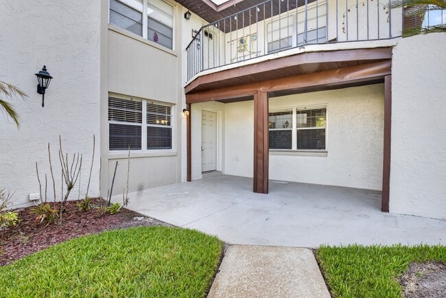 Photo - 53 Windtree Ln