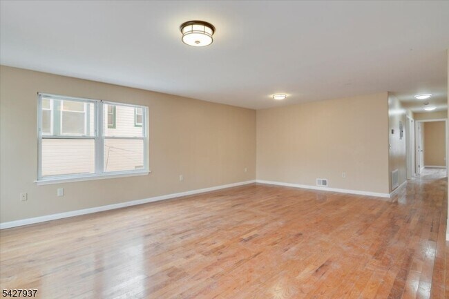 Photo - 150 N Munn Ave