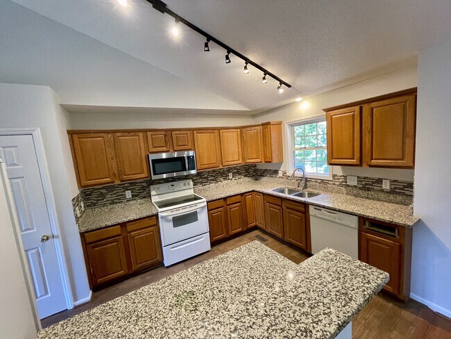 Photo - 160 Hunters Ridge
