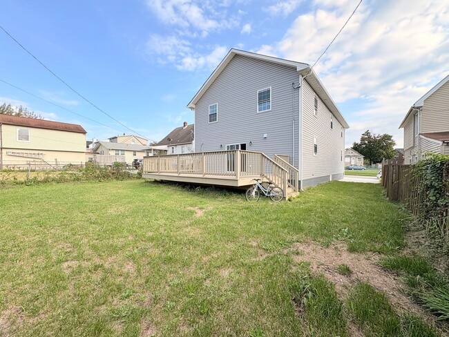 Photo - 6710 Hudson St