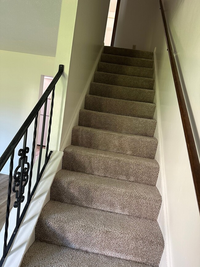 Photo - 670 Loomis Ave