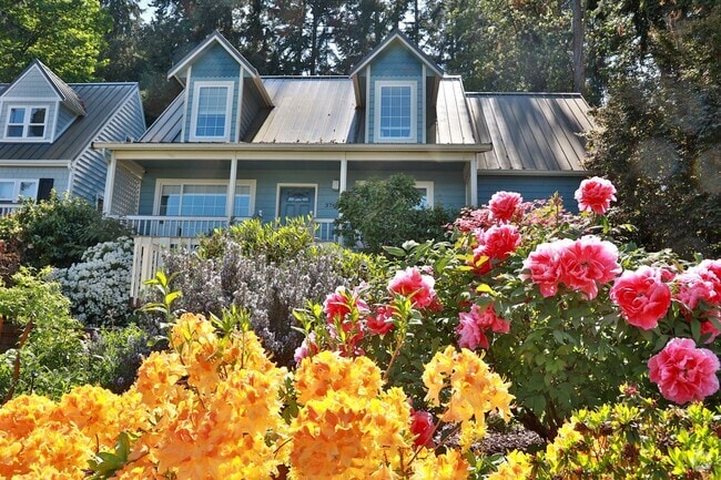 Building Photo - Stunning View With This  Cape Cod Cottage ... Rental